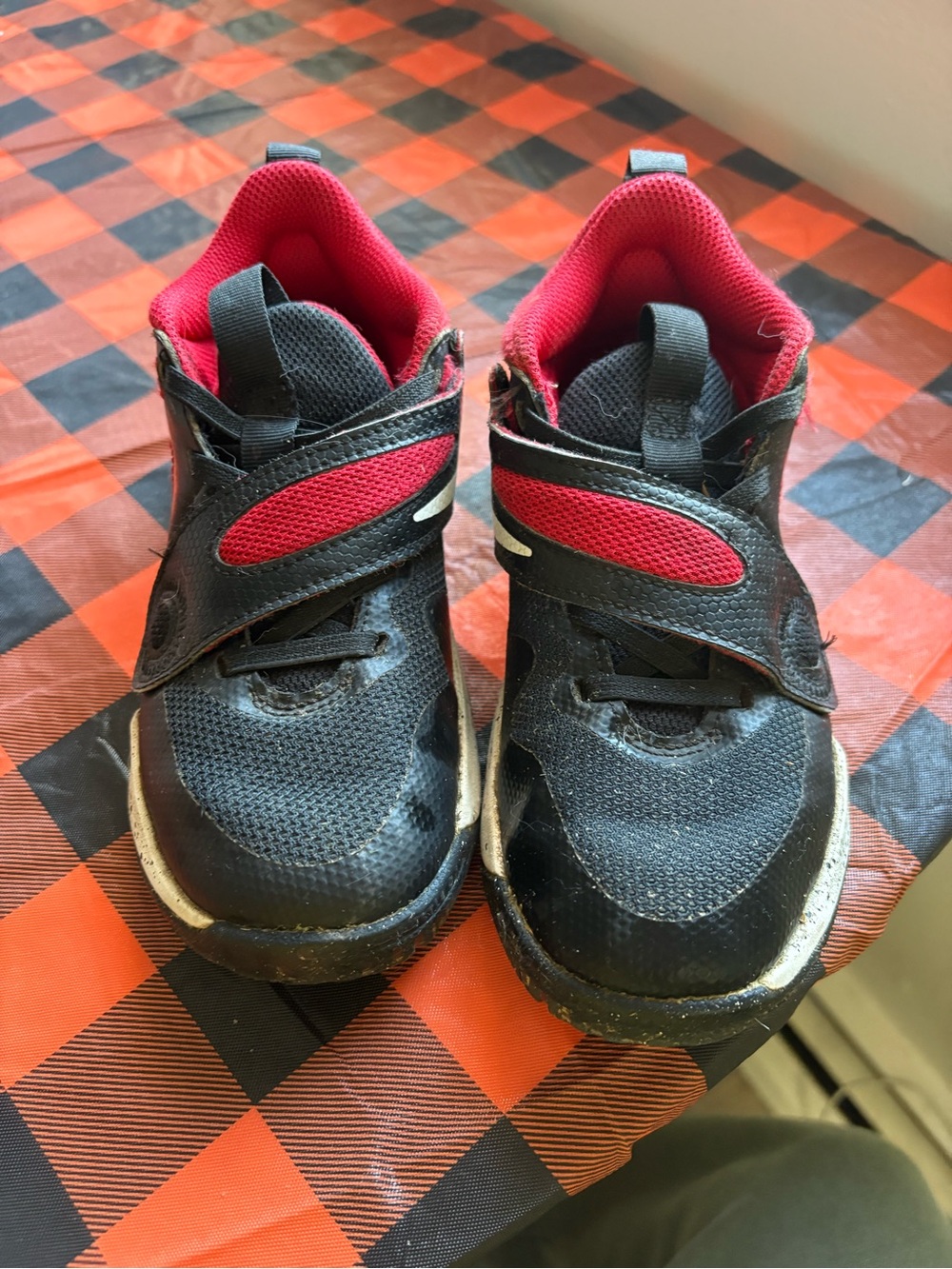 Nike Kids Black and Red Hook-and-Loop Sneakers
